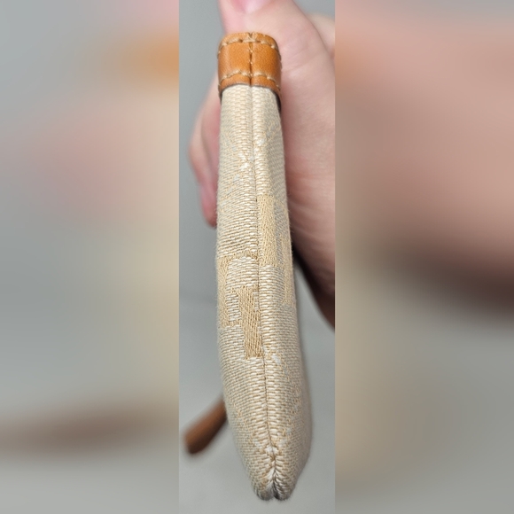 *SOLD*Dooney & Bourke Signature Brown/Beige Wristlet Wallet Pouch Coin Keychain - Picture 7 of 15